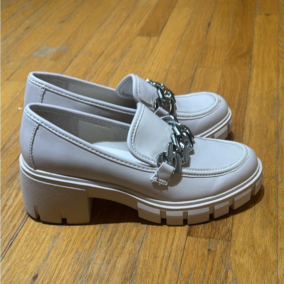 Madden Girl Loafers Size 7 - Picture 2 of 2